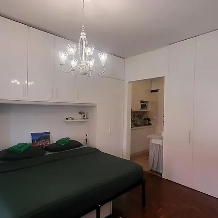 Apartman In The Skyline, *